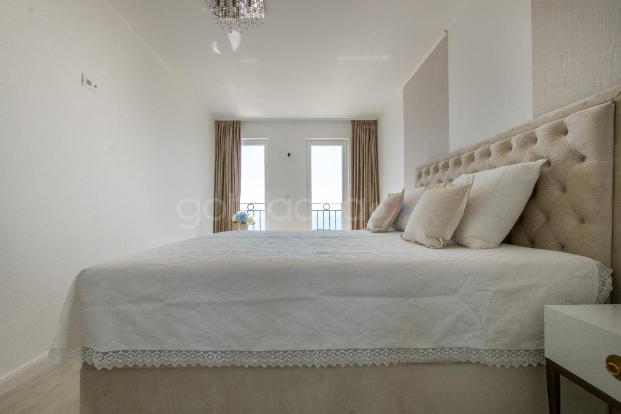 Villa Smaragd - Opal - Luxury Apt With Shared Pool And Private Hot Tub 马卡尔斯卡 外观 照片