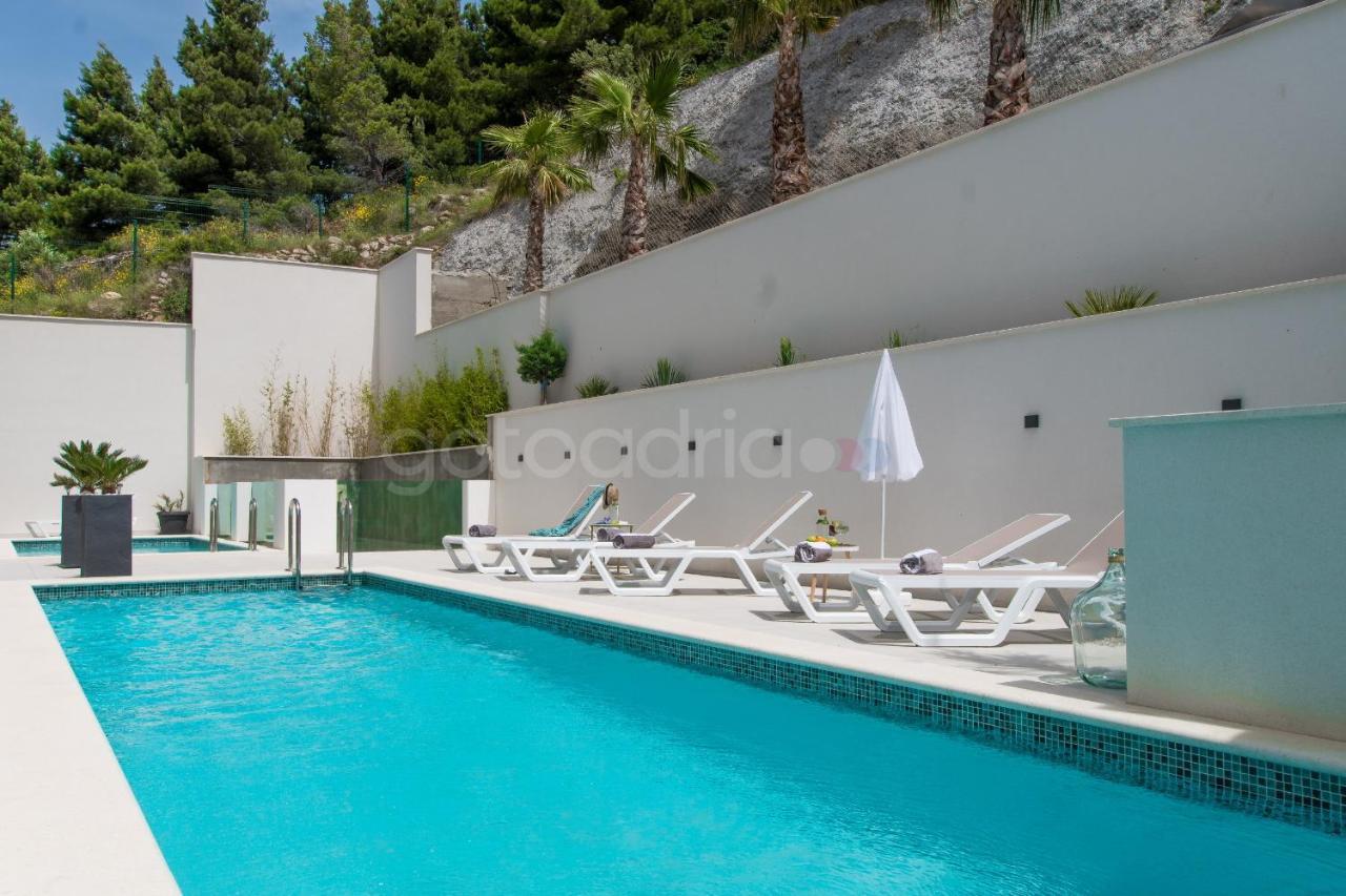 Villa Smaragd - Opal - Luxury Apt With Shared Pool And Private Hot Tub 马卡尔斯卡 外观 照片